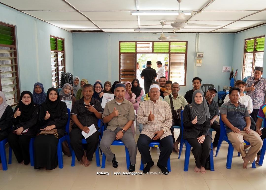 17 Usahawan Marang Terima Bantuan Sempena Hari Pekerja   