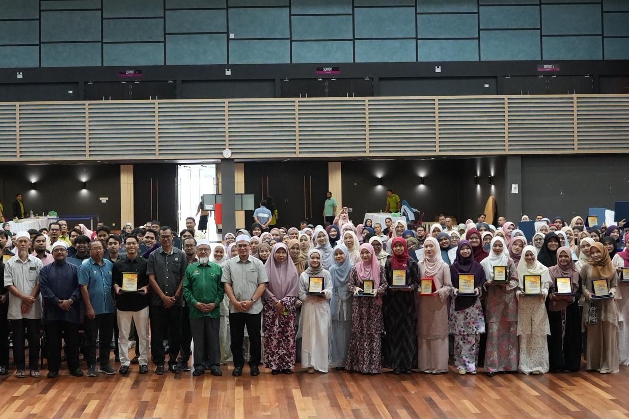 185 Pelajar Dirai Dalam Majlis Anugerah Kecemerlangan Pelajar DUN Tepuh