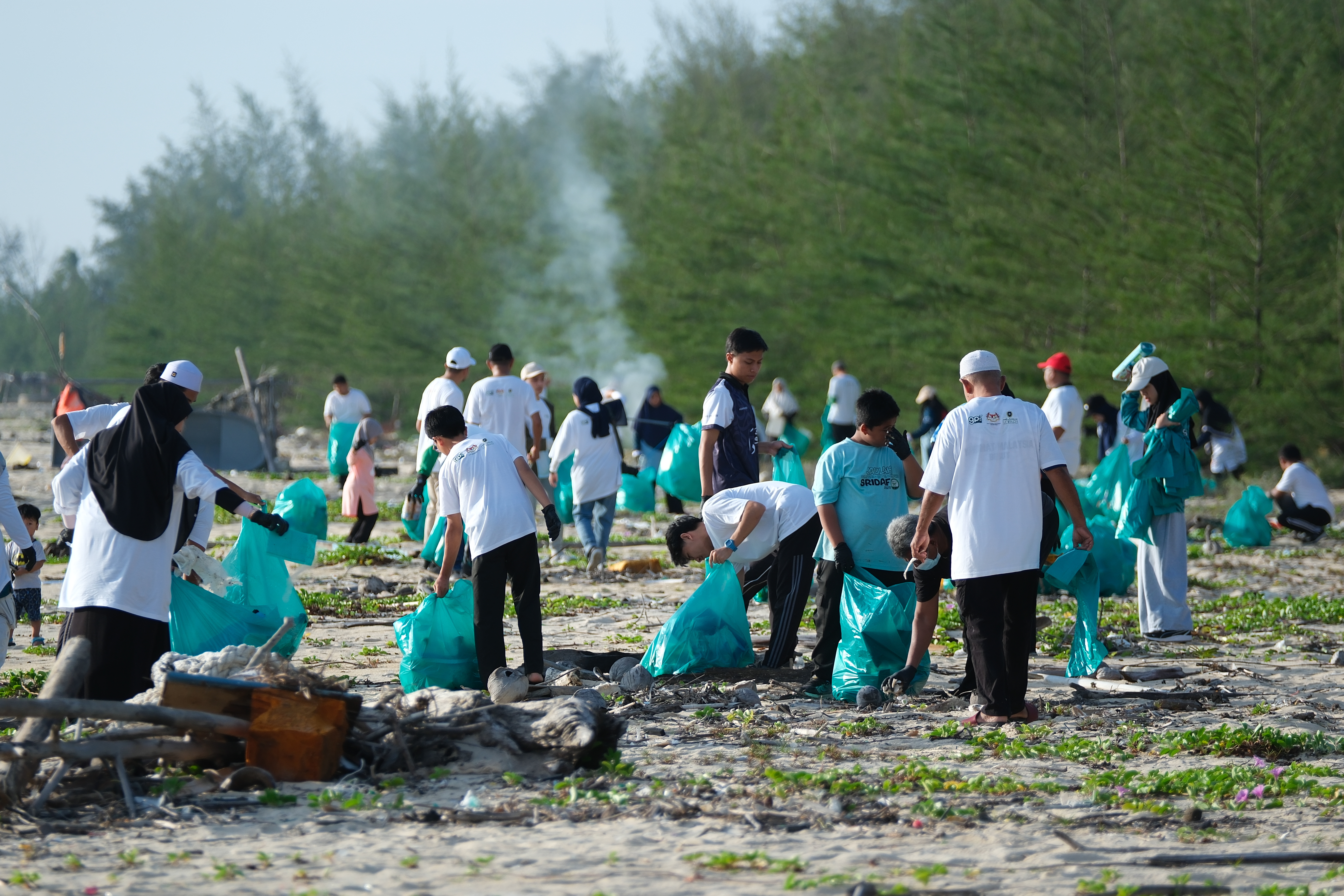 EPIC Jom Bersih 2026 Kumpul 1.3 Tan Sampah Di Pantai Air Tawar
