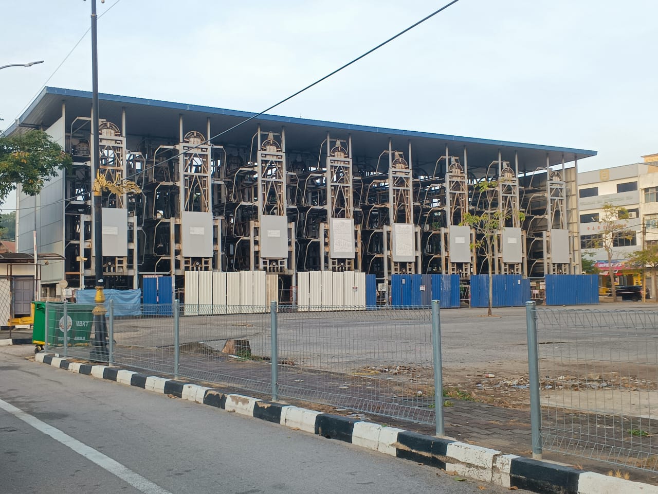 Parkir Automatik Bertingkat Dalam Proses Dibaik Pulih