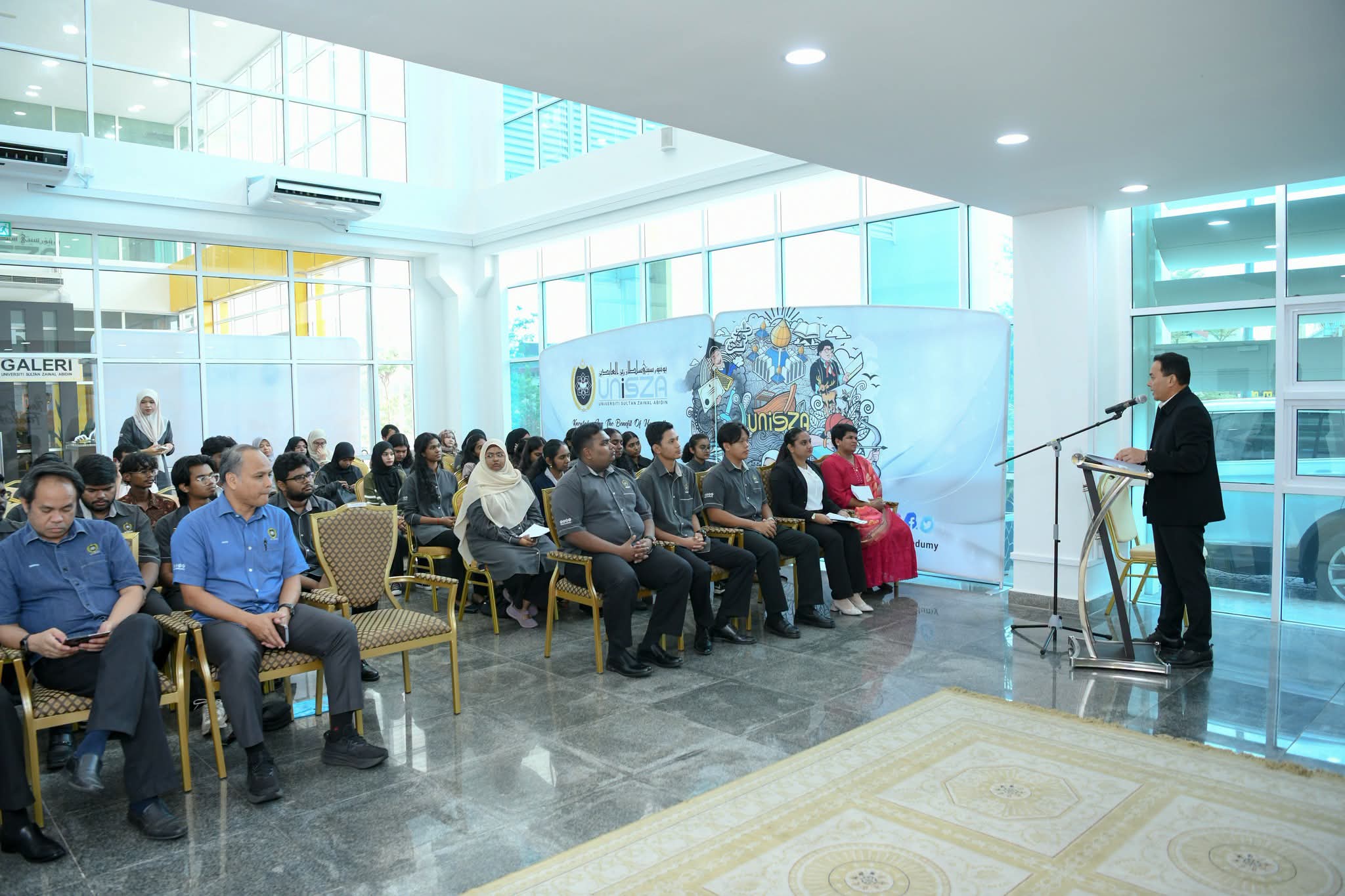 44 Mahasiswa India UniSZA Terima Laptop Tajaan MITRA Perkasa Pendidikan Digital