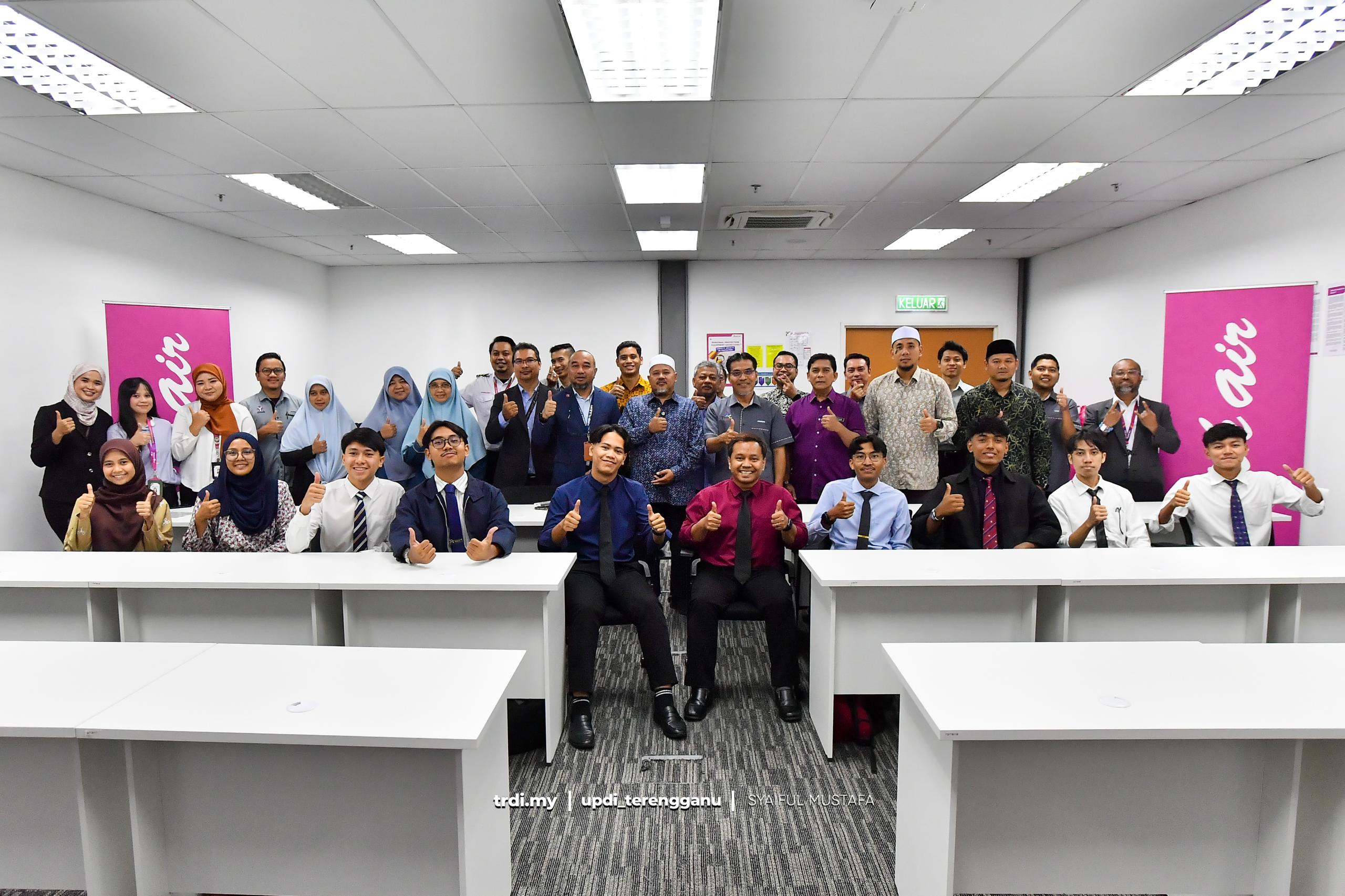 26 Anak Terengganu Ikuti Latihan Juruteknik Pesawat Bersama Batik Air