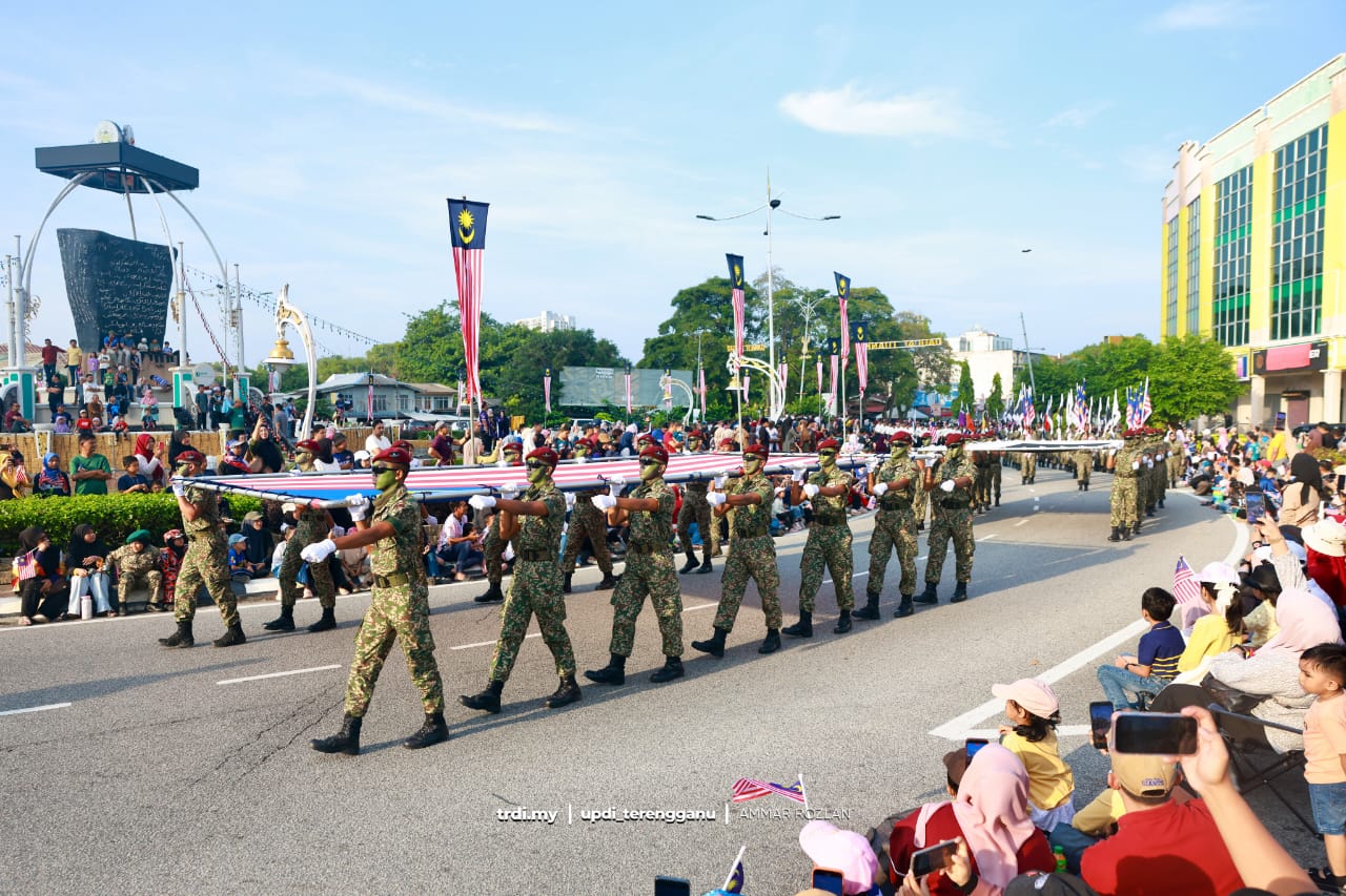 3,500 Peserta Meriahkan Perarakan Hari Kebangsaan Ke-69 Terengganu