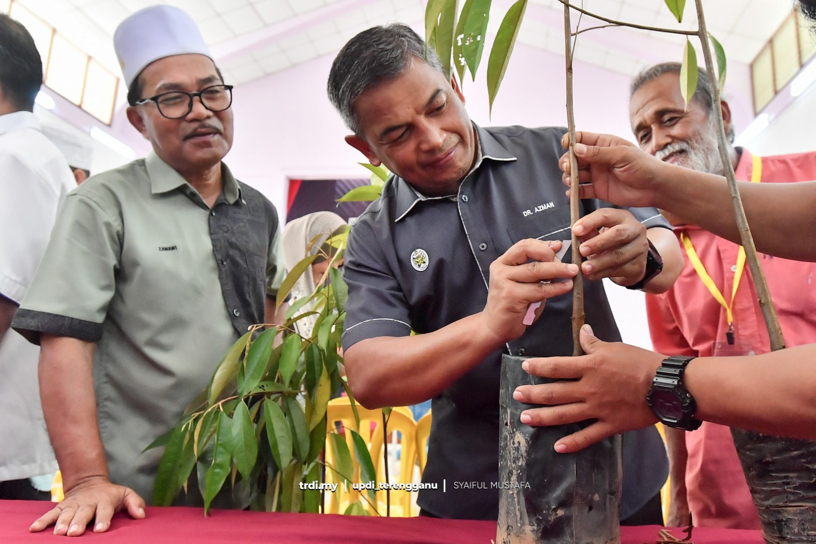 Dari Dusun Terbiar ke Pasaran Dunia, Durian Kampung Terengganu Makin ‘Berbisa’