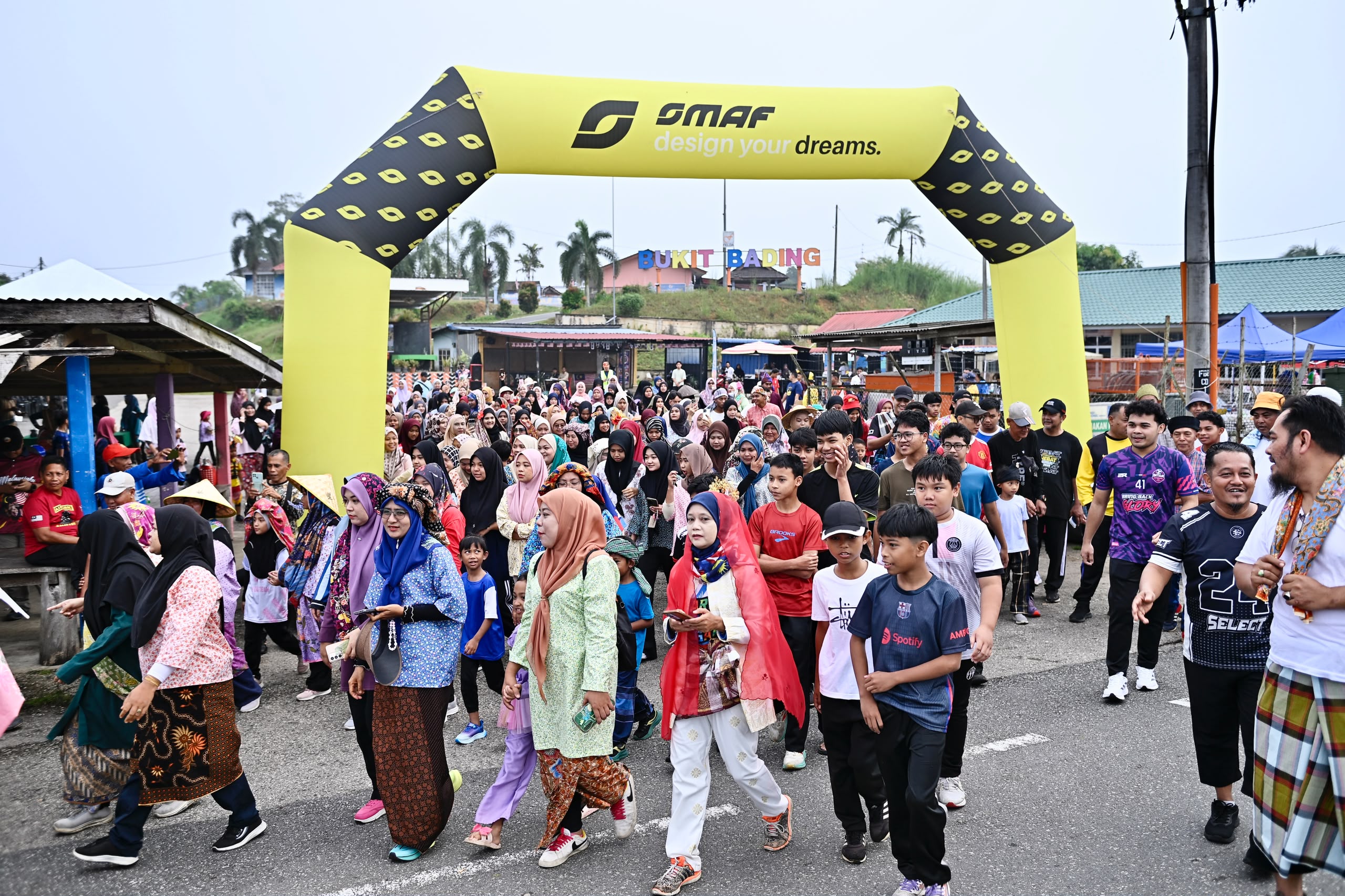 Lebih 1,000 peserta semarak Langkah Sihat DUN Ajil