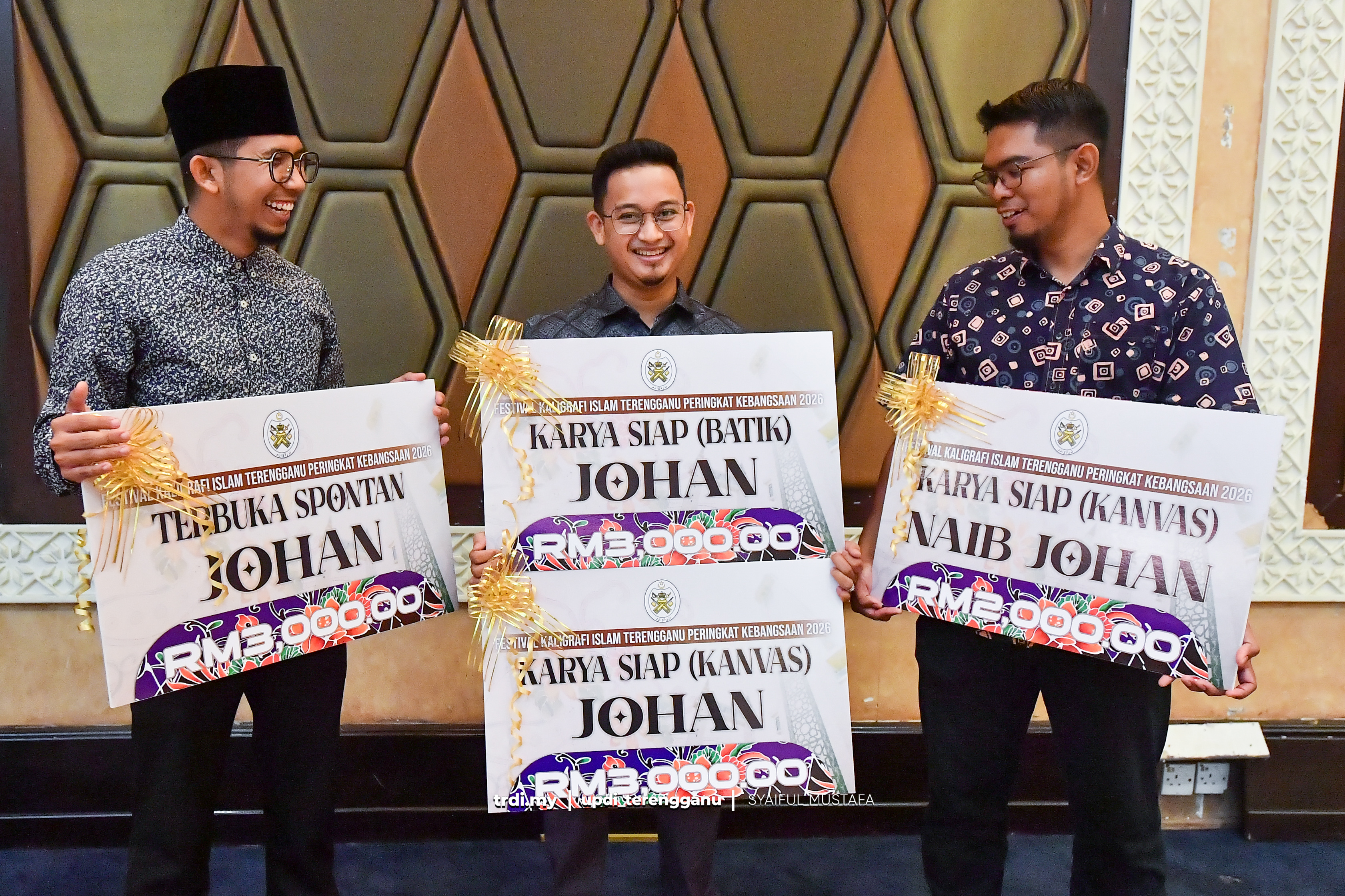 Anak Bukit Payong Rangkul Dua Gelaran Johan Seni Khat