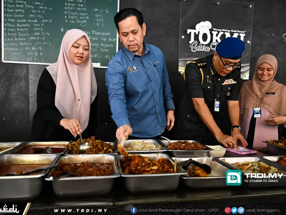 Pelaksanaan Menu Rahmah di Negeri Terengganu bertempat di Kedai Tokmi Selera Kampung, Telaga Daing