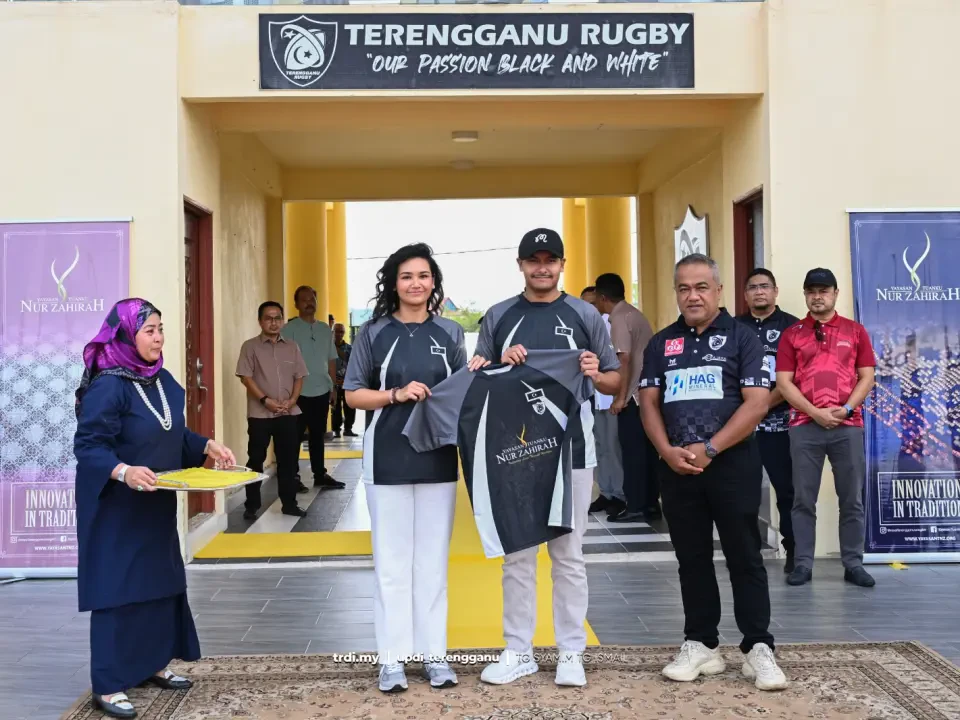 Songket Tradisional Iringi Perjuangan Ragbi Terengganu