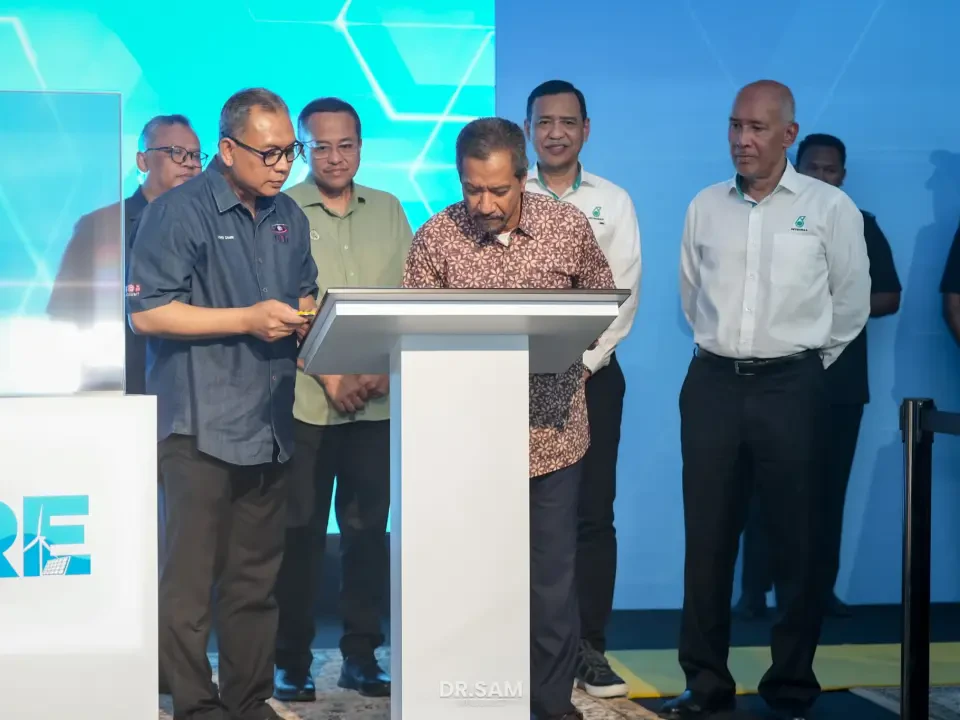 Sultan Mizan Berkenan Lancar CEFORE, Lembaran Baharu Tenaga Boleh Diperbaharui