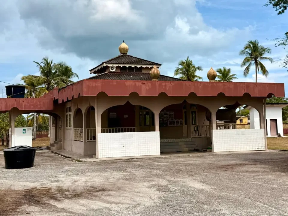 Masjid Dibaiki Pulih, Solat Jumaat Di Surau – MAIDAM