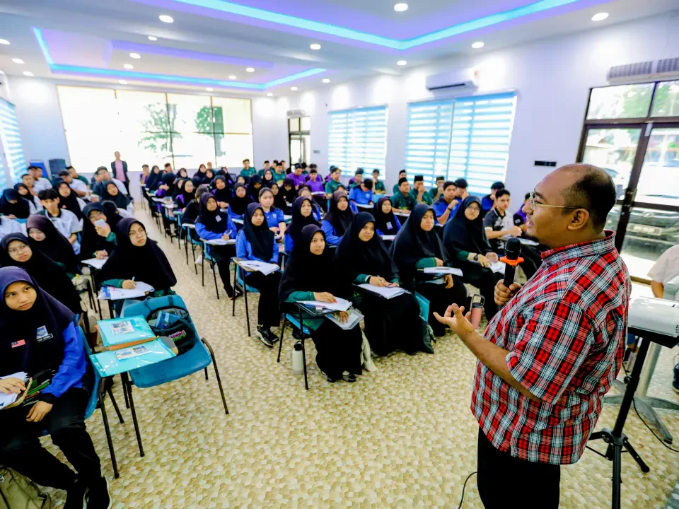 Pendekatan Baharu Tuisyen Rakyat Bantu Pelajar Kuasai Subjek Sukar