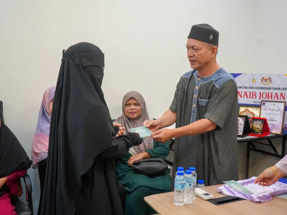 Program Sumbangan IPTA DUN Kijal Raikan 40 Pelajar Berjaya