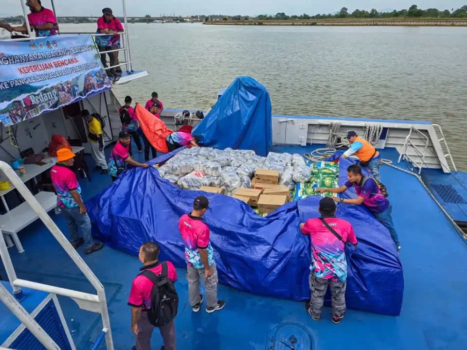 627 Keluarga di Pulau Redang, Pulau Perhentian Terima Bekalan MTL
