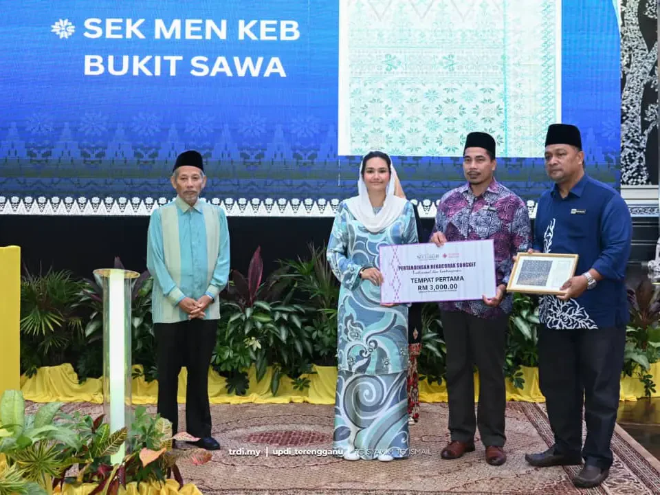 SMK Bukit Sawa Juara Pertandingan Rekacorak YTNZ, Bawa Pulang RM3,000