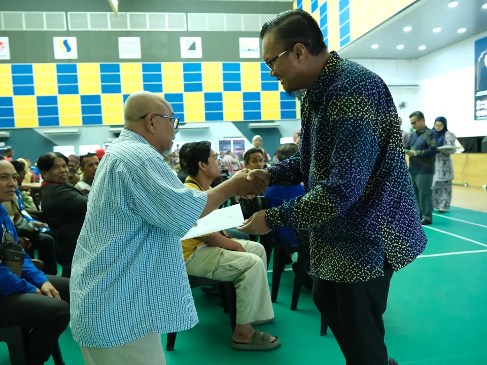 Syarikat Terengganu, EPIC Berhad Salur Zakat RM34,000 Kepada 100 Asnaf