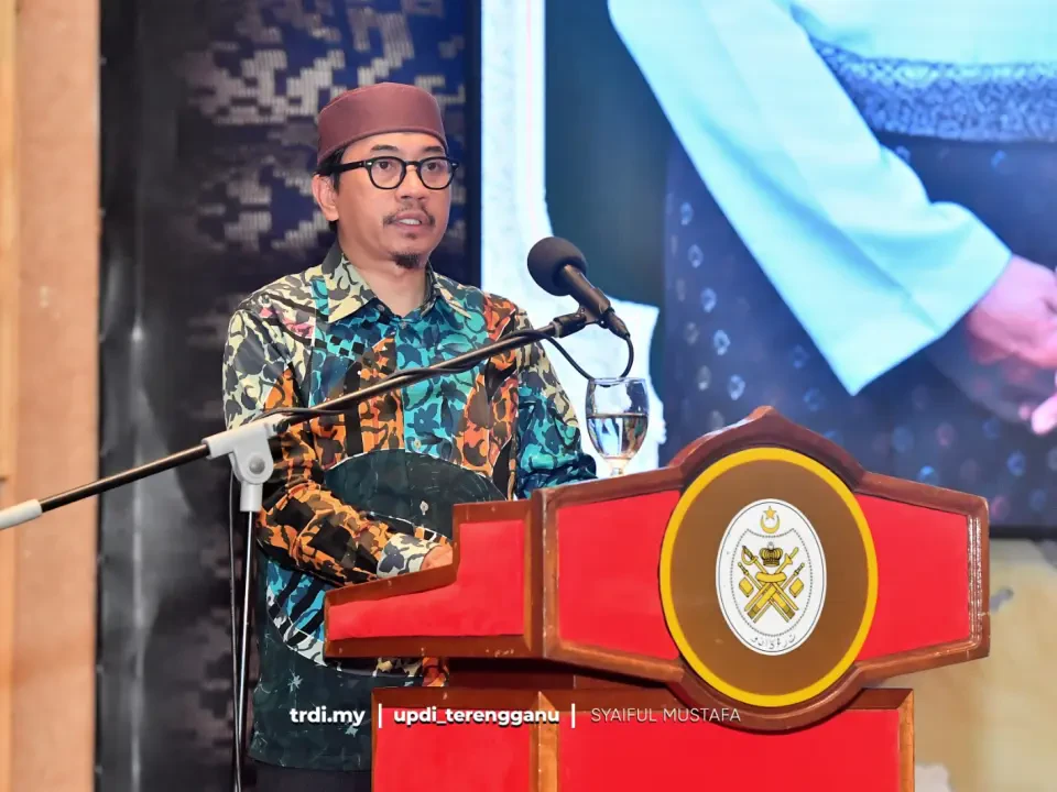 Itqanul Muluk Bita'dil As-Suluk Cermin Ketinggian Pemerintahanan Terengganu