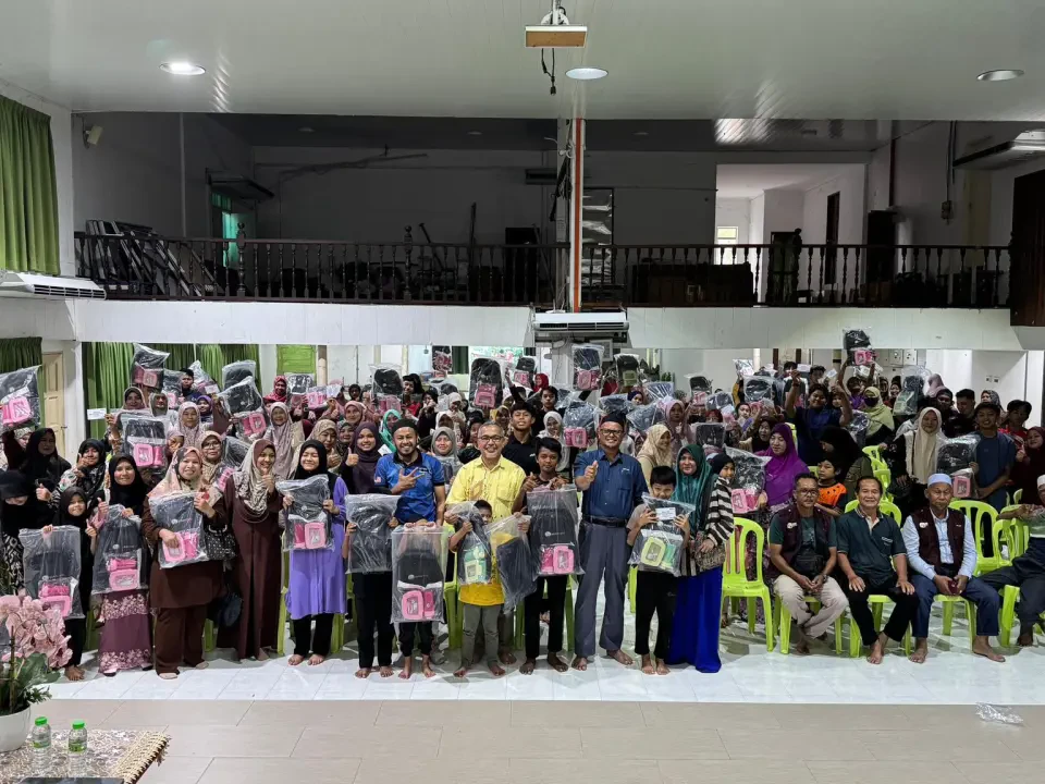 166 Anak Yatim Paka Terima Bantuan Persekolahan