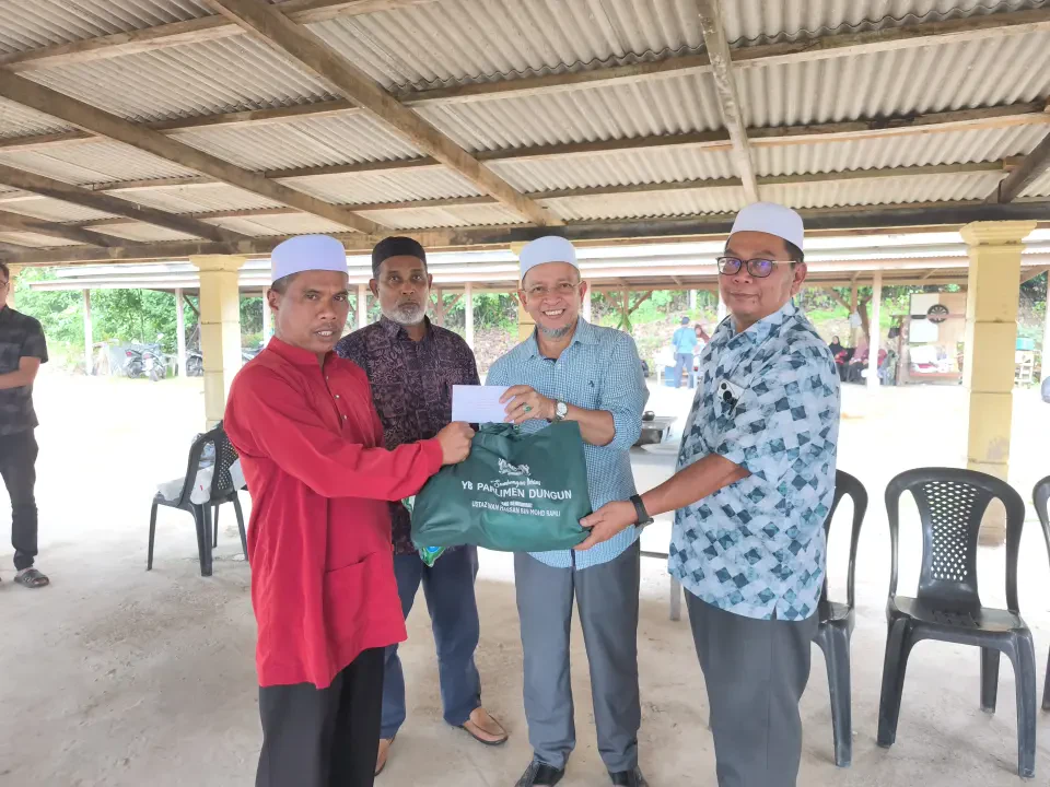 131 Pekerja Pesaka Timber Terima Sumbangan Wang Tunai dan Barangan Keperluan