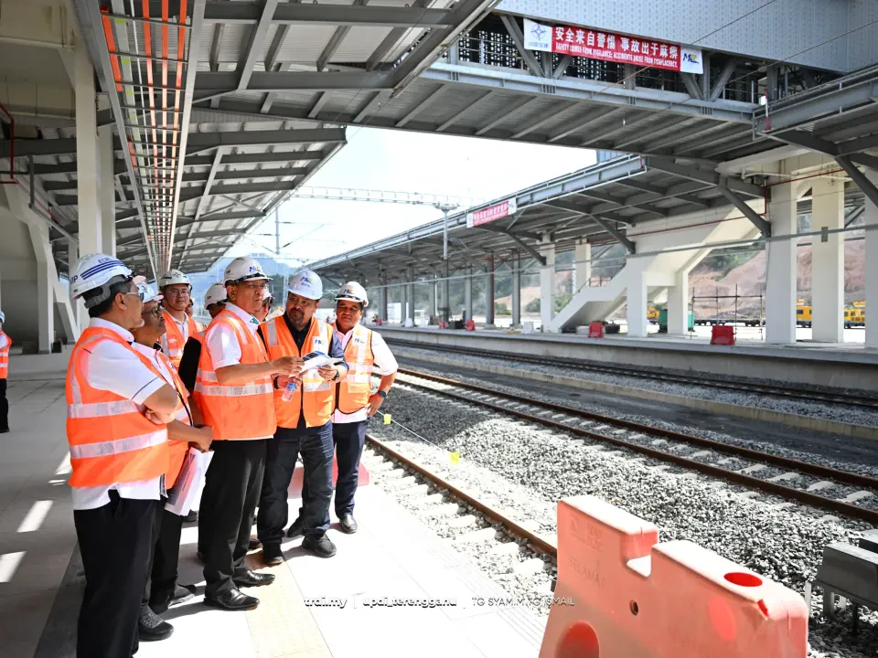 Lawatan  Yang Berhormat Dato' Haji Mohd Azmi bin Mohamad Daham Setiausaha Kerajaan Terengganu bagi Lawatan Rasmi dan Taklimat Ringkas di Tapak Pembangunan Berorientasikan Transit (TOD) Projek Laluan Rel Pantai Timur (ECRL), Kampung Batu Tujuh, Dungun.