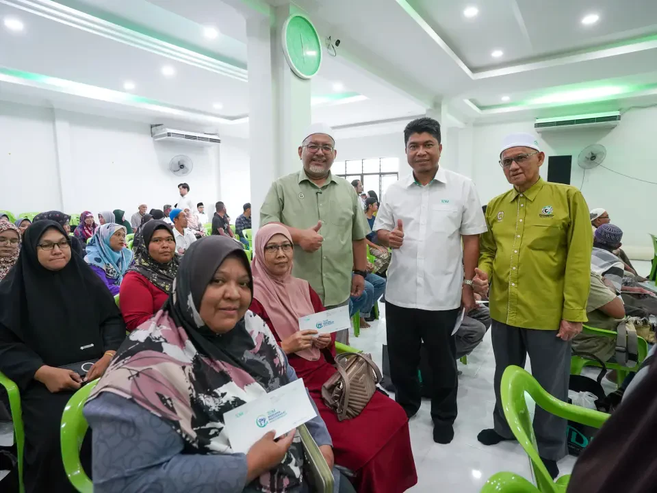 TDM Agih Sumbangan RM26,000, Santuni 200 Asnaf Wakaf Mempelam