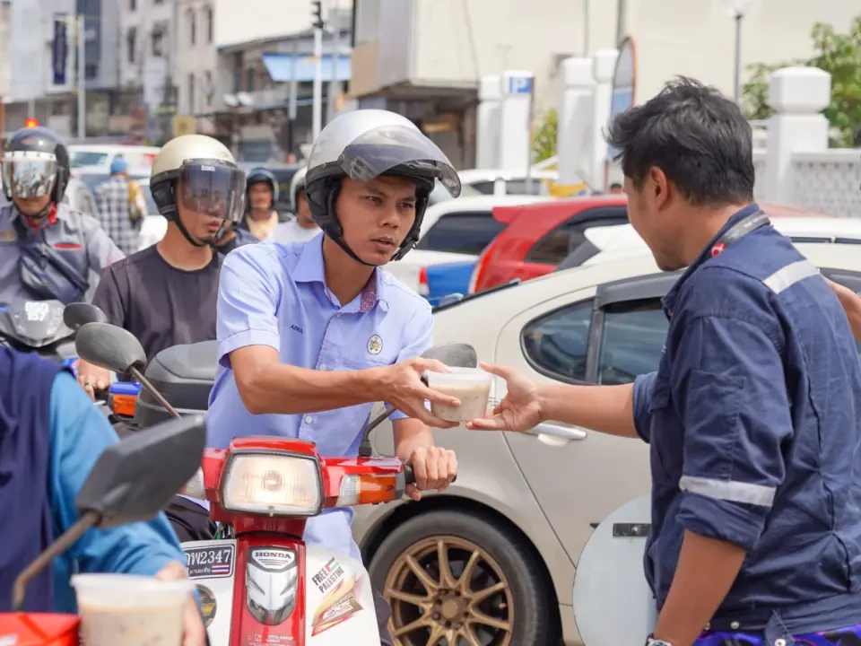 3,000 Bubur Lambuk Laris, Tradisi Ramadan Terengganu Inc Tarik Perhatian   