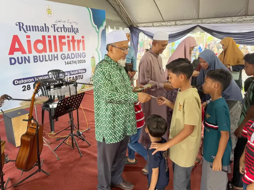 Adakan Sidang khas Parlimen Isu Kenaikan Harga Minyak