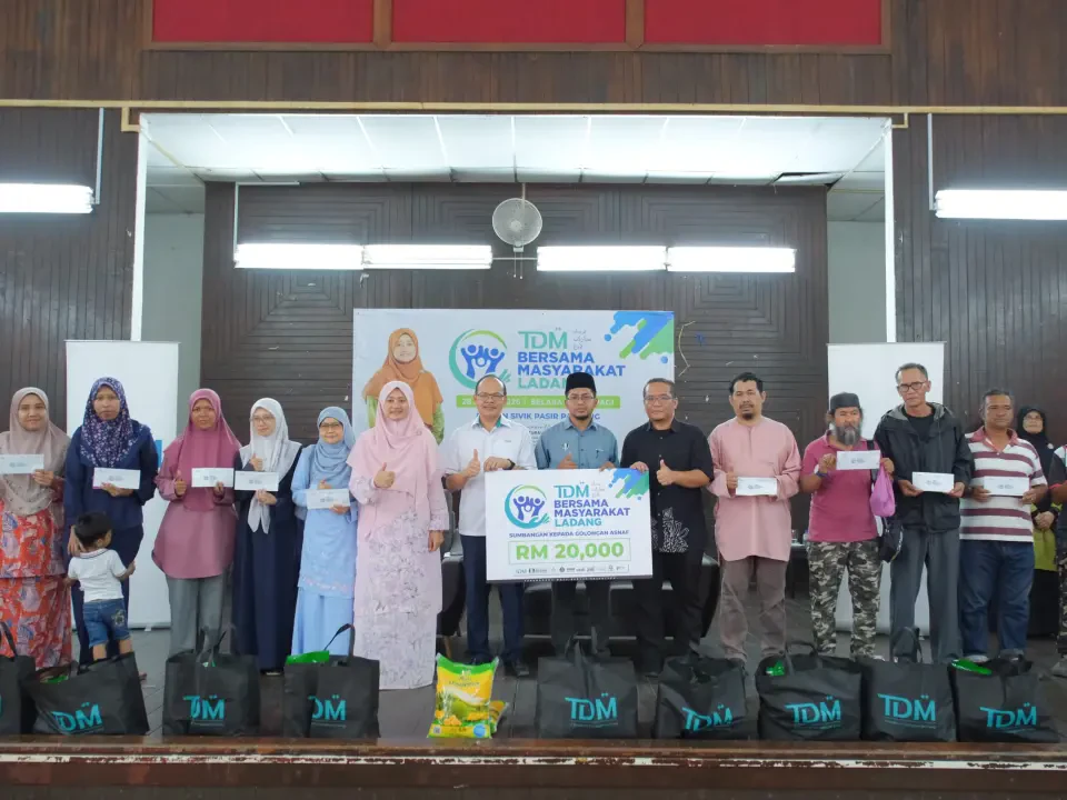 TDM Turun Padang, 120 Asnaf DUN Ladang Terima Bantuan