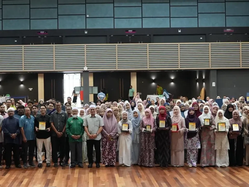 185 Pelajar Dirai Dalam Majlis Anugerah Kecemerlangan Pelajar DUN Tepuh