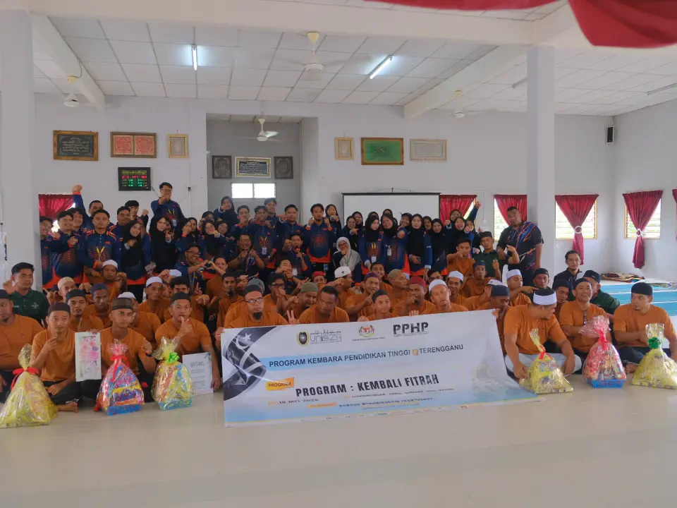 42 Pelajar UniSZA Santuni Penghuni Darul Barakah 