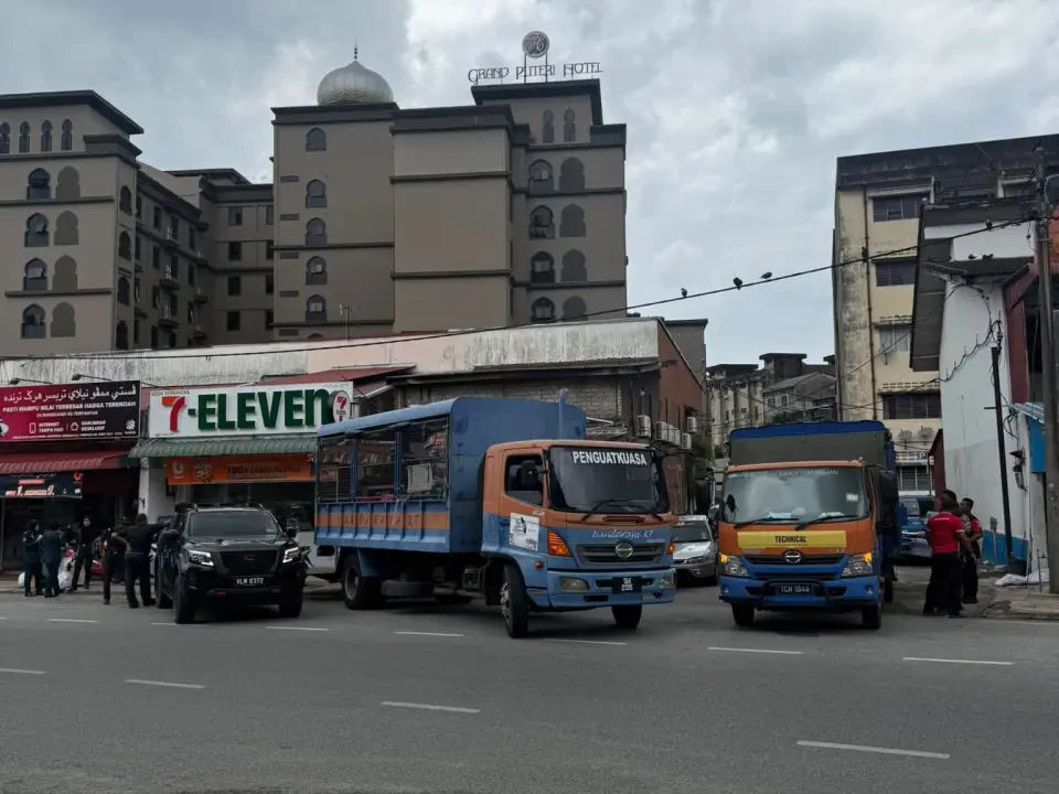 MBKT Sita Tiga Kedai Runcit Tanpa Lesen, Peniaga Warga Bangladesh