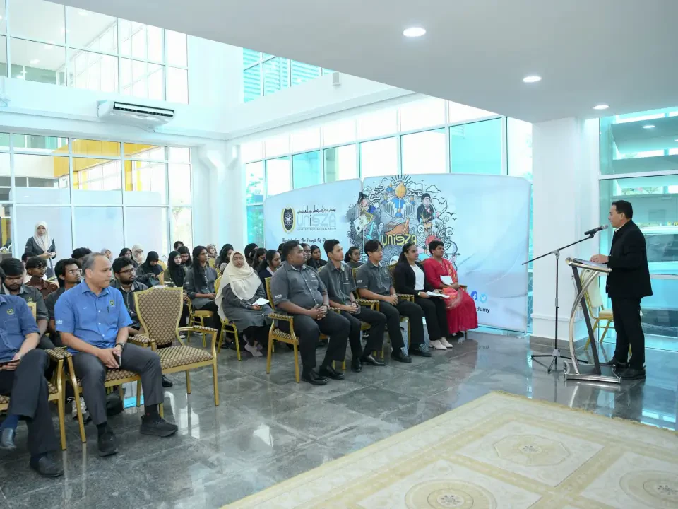 44 Mahasiswa India UniSZA Terima Laptop Tajaan MITRA Perkasa Pendidikan Digital