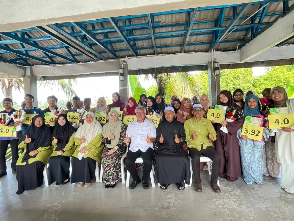 14 Pelajar Cemerlang STPM 2025 Hulu Besut Diraikan, Seorang Antara Terbaik Kebangsaan