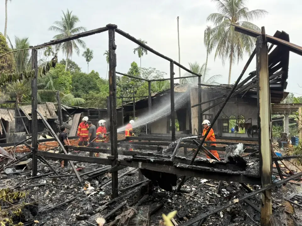  Warga Emas Terselamat, Rumah Musnah Dijilat Api