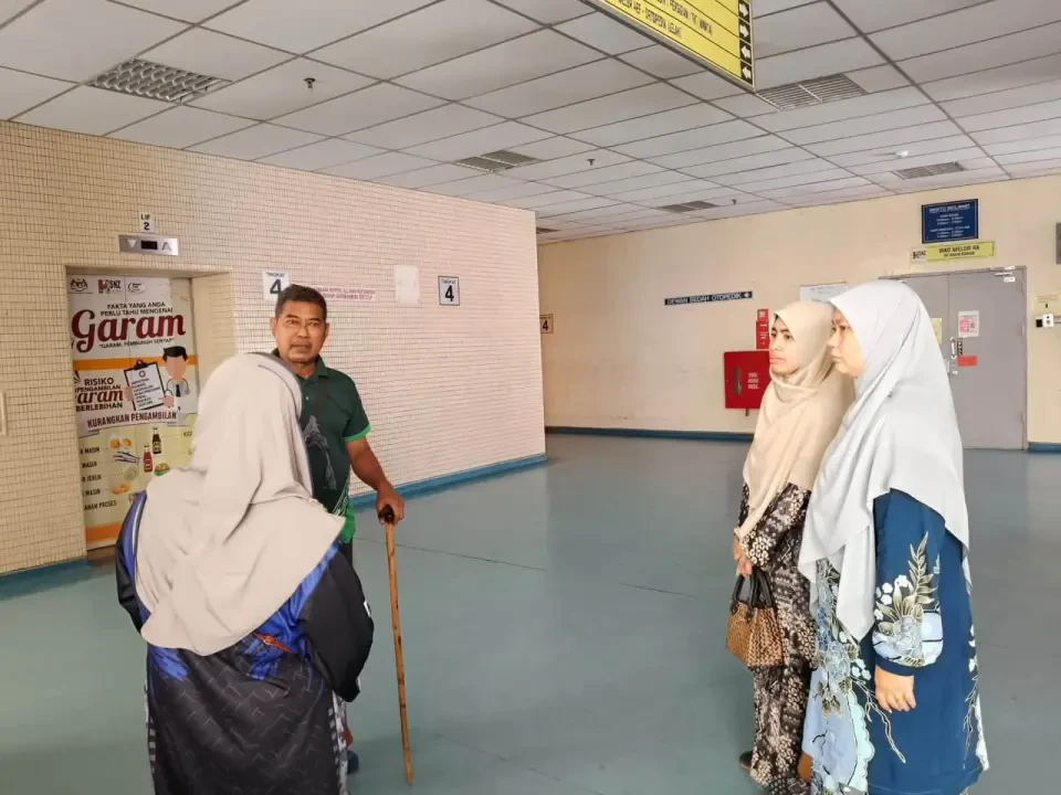 Ameerah Terengganu Santuni Keluarga Mangsa Kemalangan RXZ di Buluh Gading