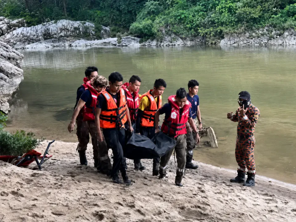Penuntut Kolej Lemas Ketika Mandi-Manda di Sungai Loh