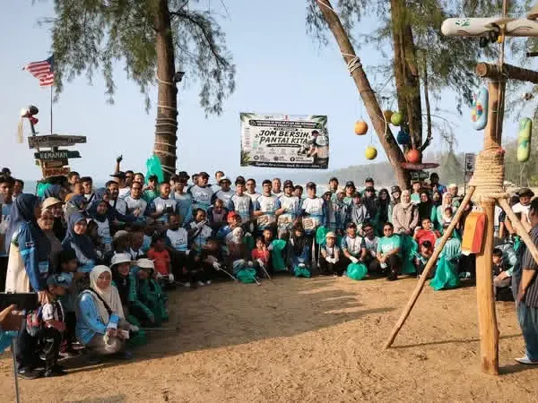 458kg Sampah Dikumpul, 120 Sukarelawan Bersatu Demi Pantai Bersih