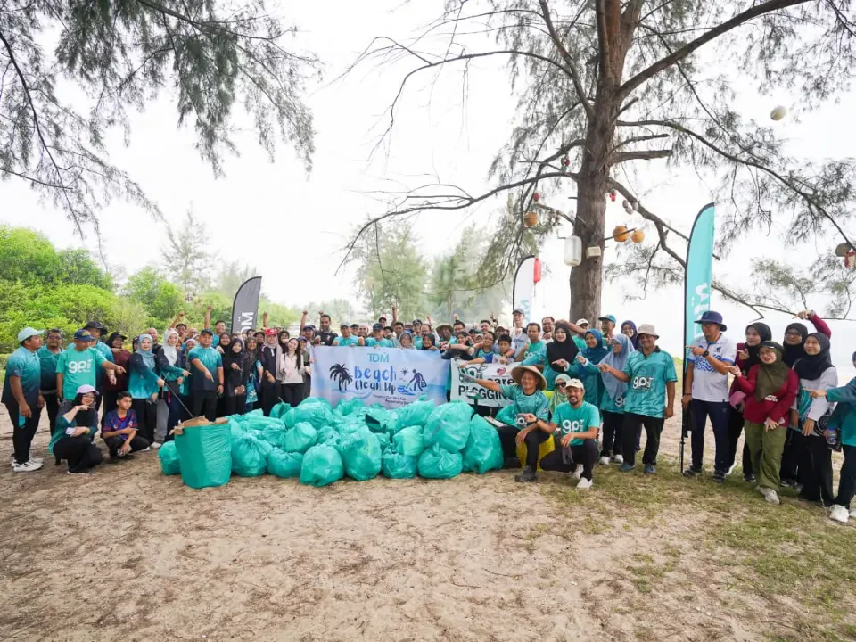 TDM Beach Clean Up Kumpul 200 Kilogram Sampah