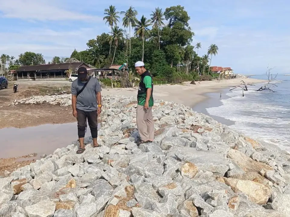 Benteng Tanah Perkuburan Kampung Pengkalan Maras Siap Sepenuhnya