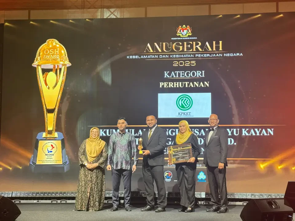 KPKKT Menang Anugerah Keselamatan dan Kesihatan Pekerjaan Negara 2025 